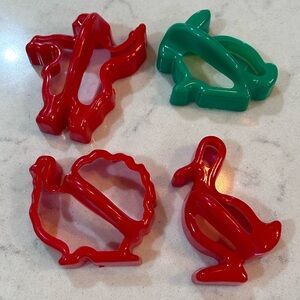 4 vintage 40’s 50’s HUTZLER plastic cookie cutters animals red green